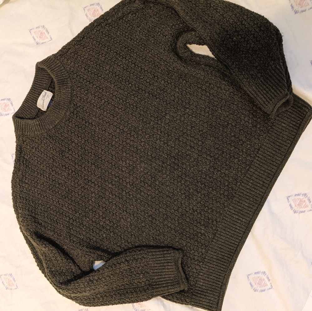 Universal Thread Green Crew Sweater